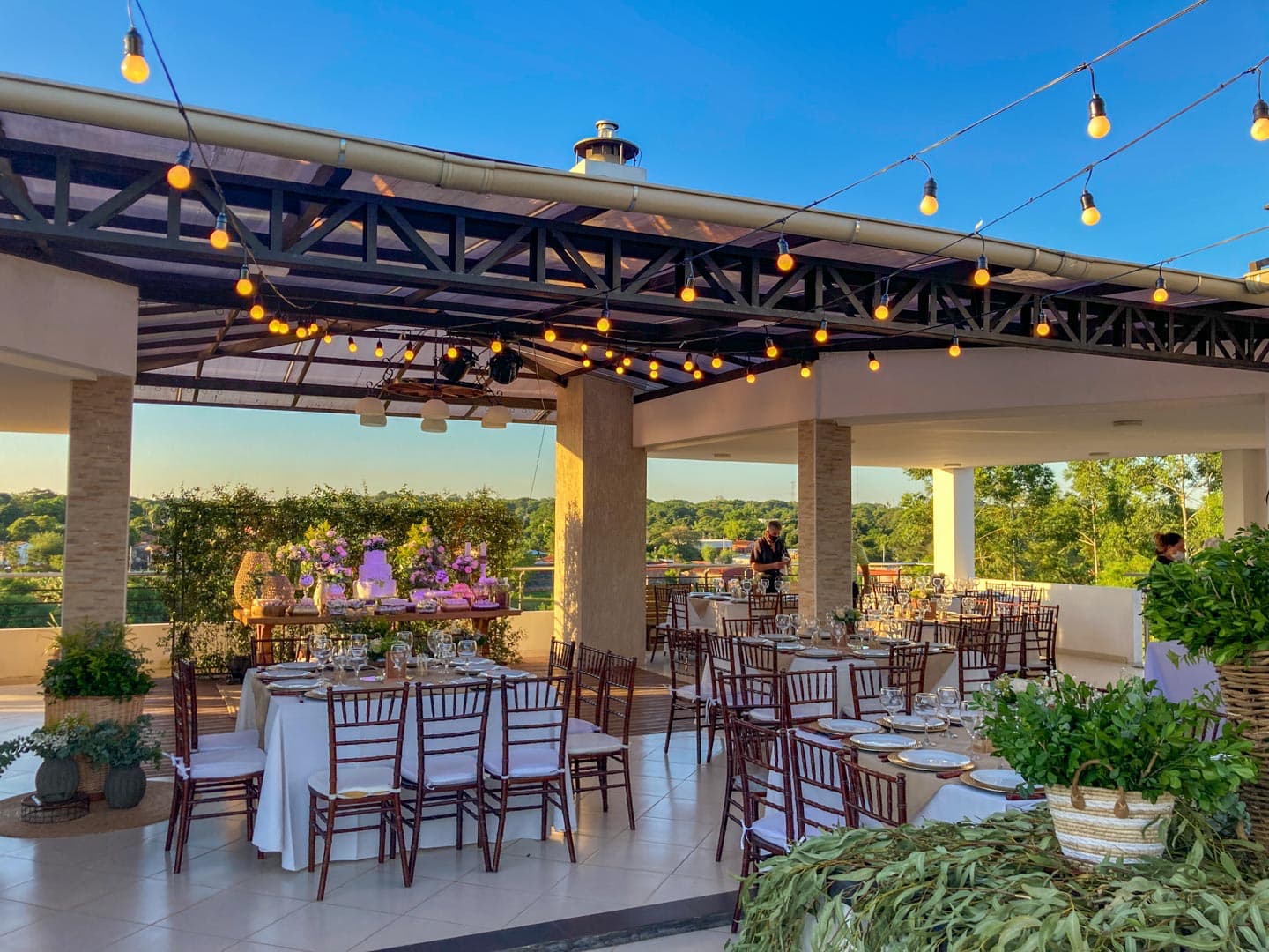 Terraza del Lago de día